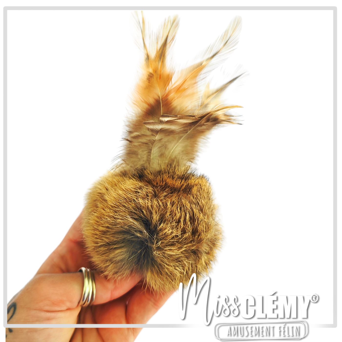boule fourrure de lapin et plume, jouet pour chat
